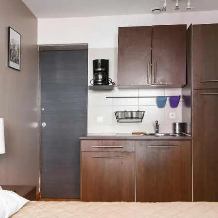 Apartment Charming Studio Close To Train Station And Old